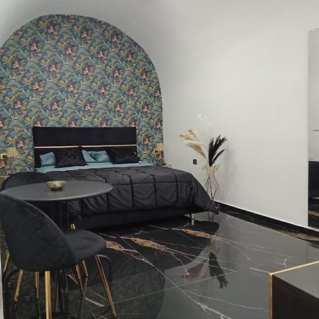 Casa Suite Del Cardinale نابولي المظهر الخارجي الصورة